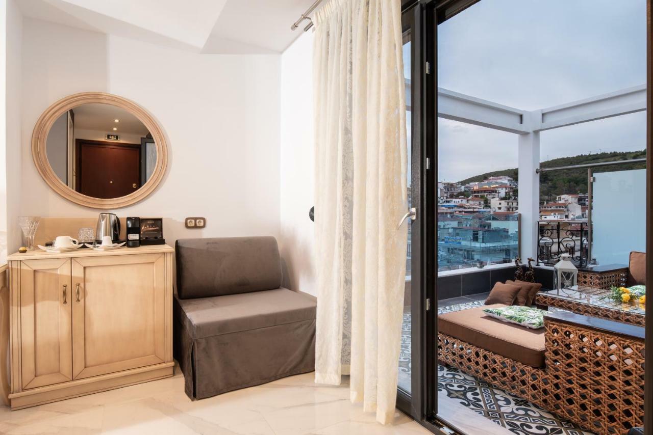 Pela Veranda Exquisite Suites Неос-Мармарас Экстерьер фото
